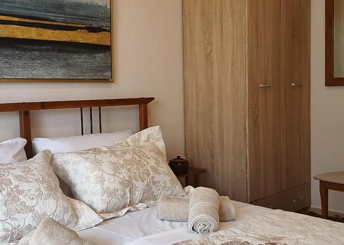 Armira House 尼亚·蒙达尼亚